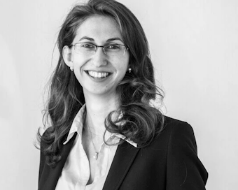 Lara-Lorenz--Investment-Advisor-bei-Pictet-AM_grau